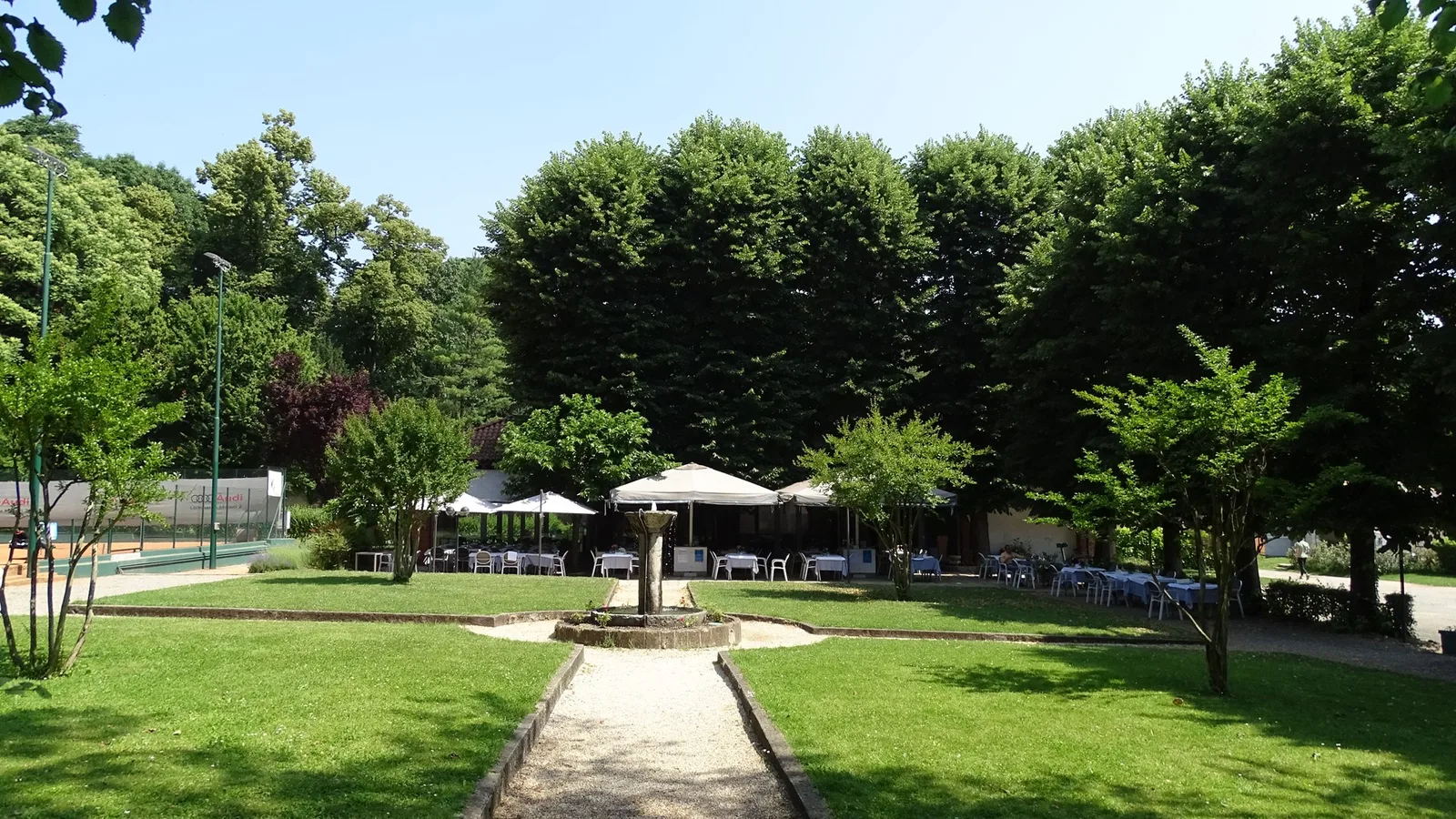 I campi del centro sportivo Villa Reale Tennis